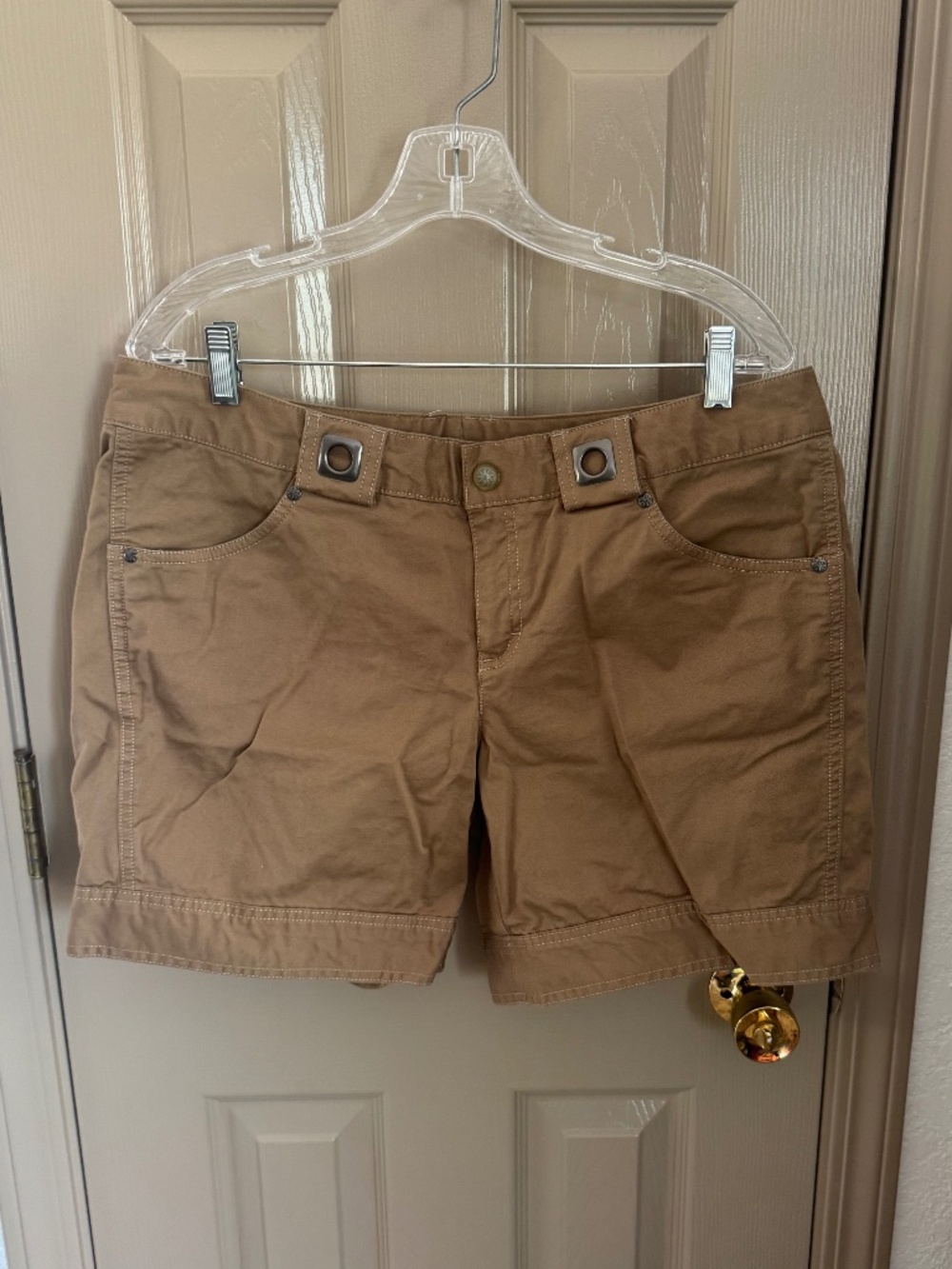 Athleta Shorts Sz 14 brown / tan / khaki 7" length